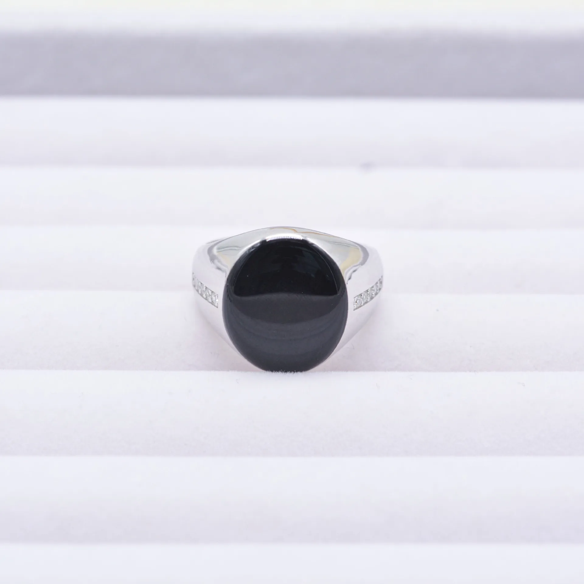 2023 Модни европейски и американски горещи продажби S92 стерлинги сребро универсален тенденция мода напреднали дизайн смисъл черен пръстен